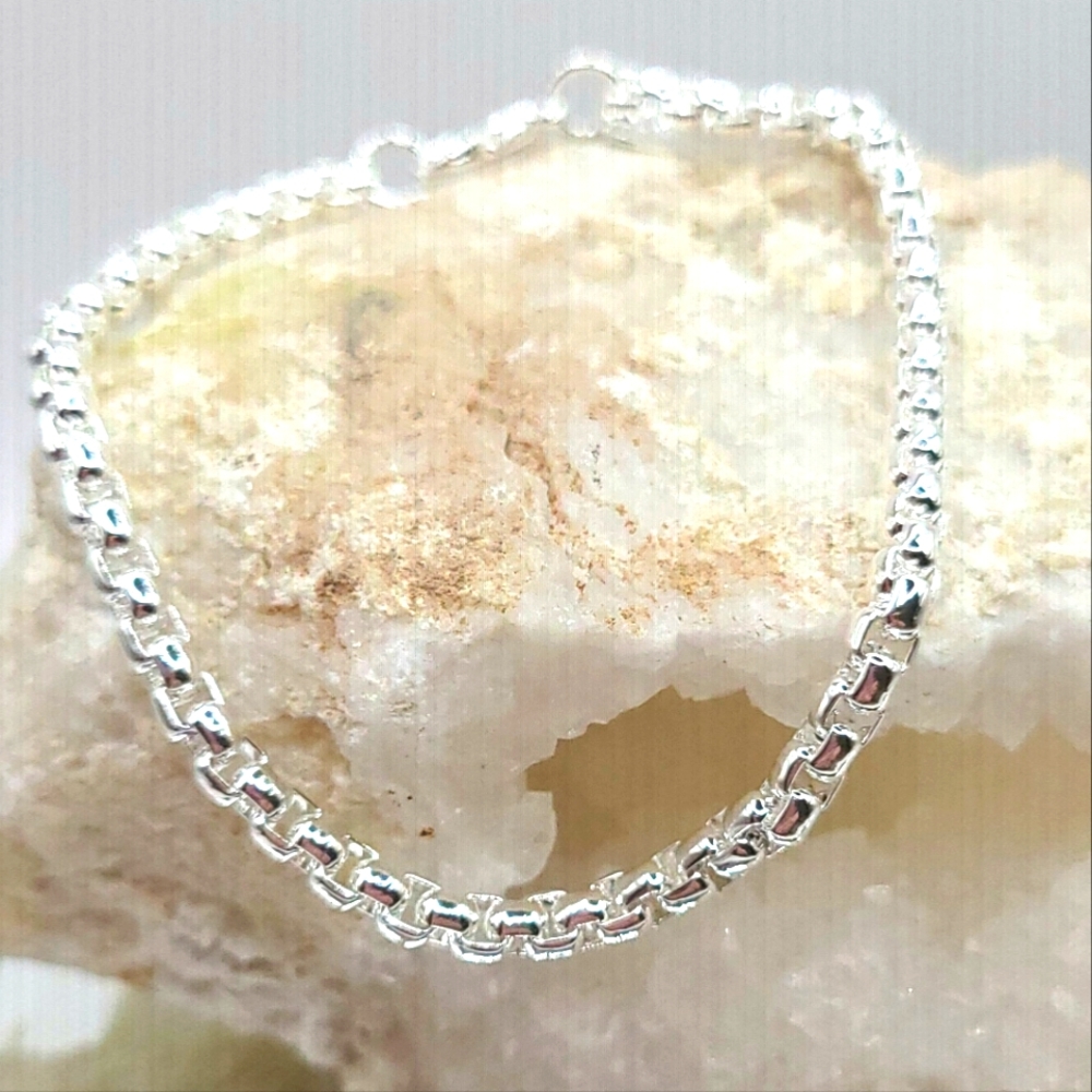 925 sterling silver bracelet. Brand new with tags